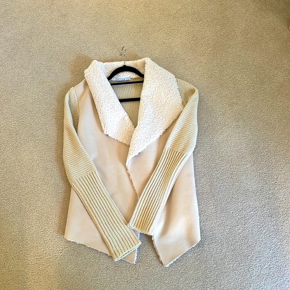 Cream Colored Light Jacket Size Medium - image 1